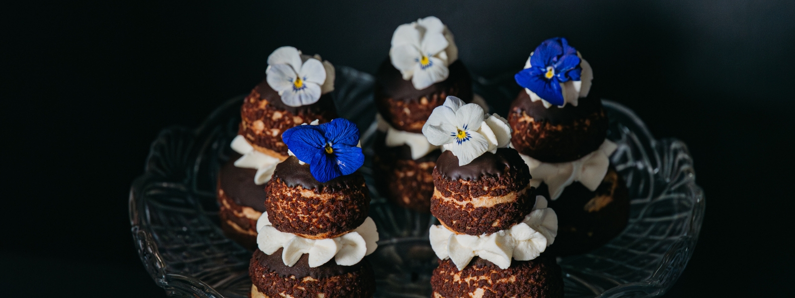 Religieuses čokoláda–vanilka